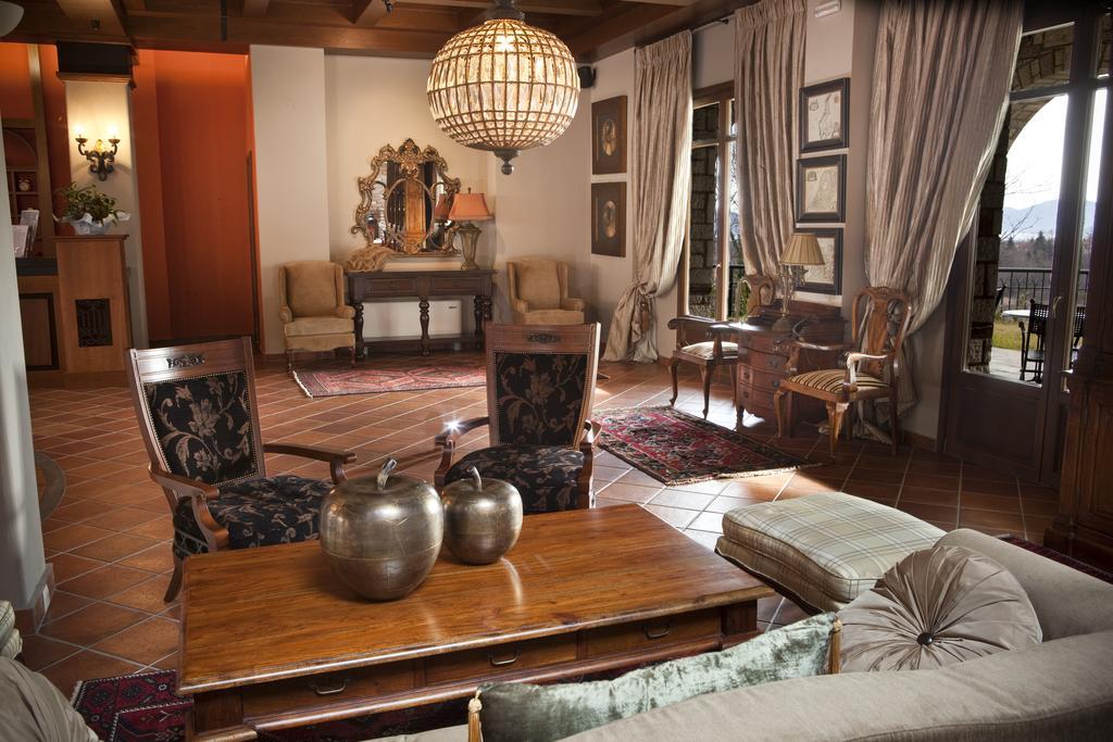 Kazarma Hotel Kalyvia Fylaktis ภายนอก รูปภาพ