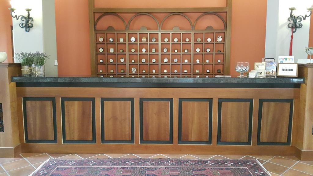 Kazarma Hotel Kalyvia Fylaktis ภายนอก รูปภาพ