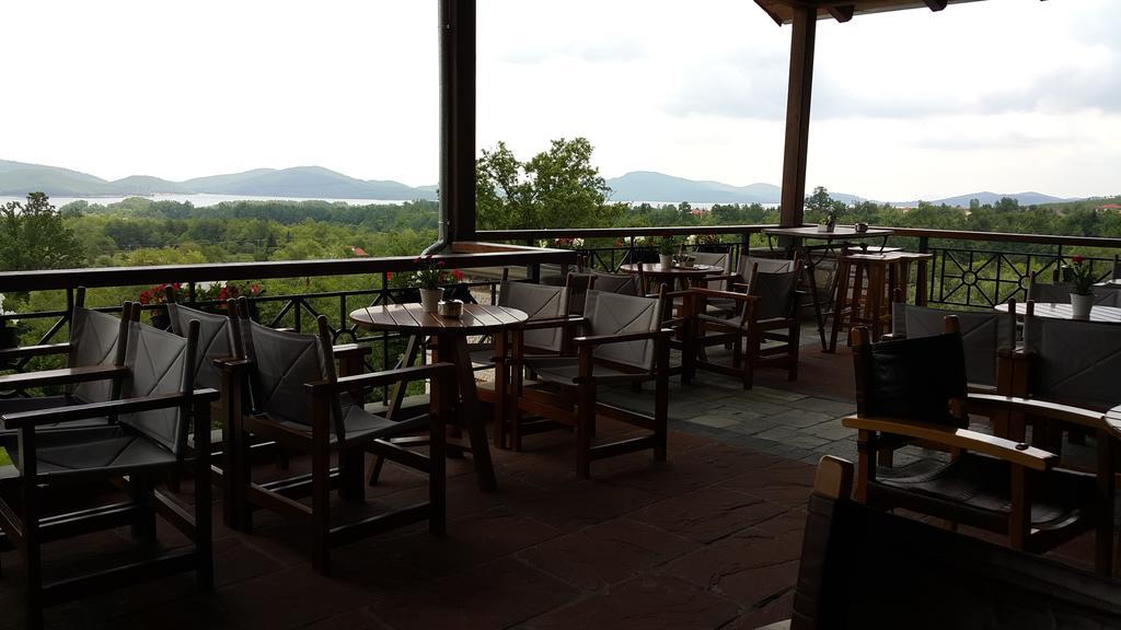 Kazarma Hotel Kalyvia Fylaktis ภายนอก รูปภาพ