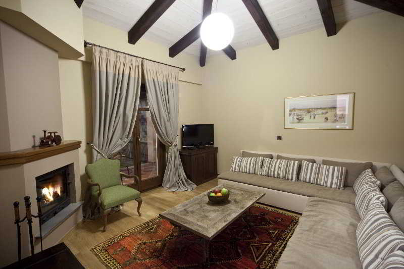 Kazarma Hotel Kalyvia Fylaktis ภายนอก รูปภาพ